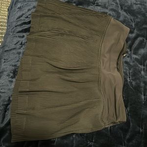 Lululemon run pace skirt with attached bikers size 2 fabric inner tag attached